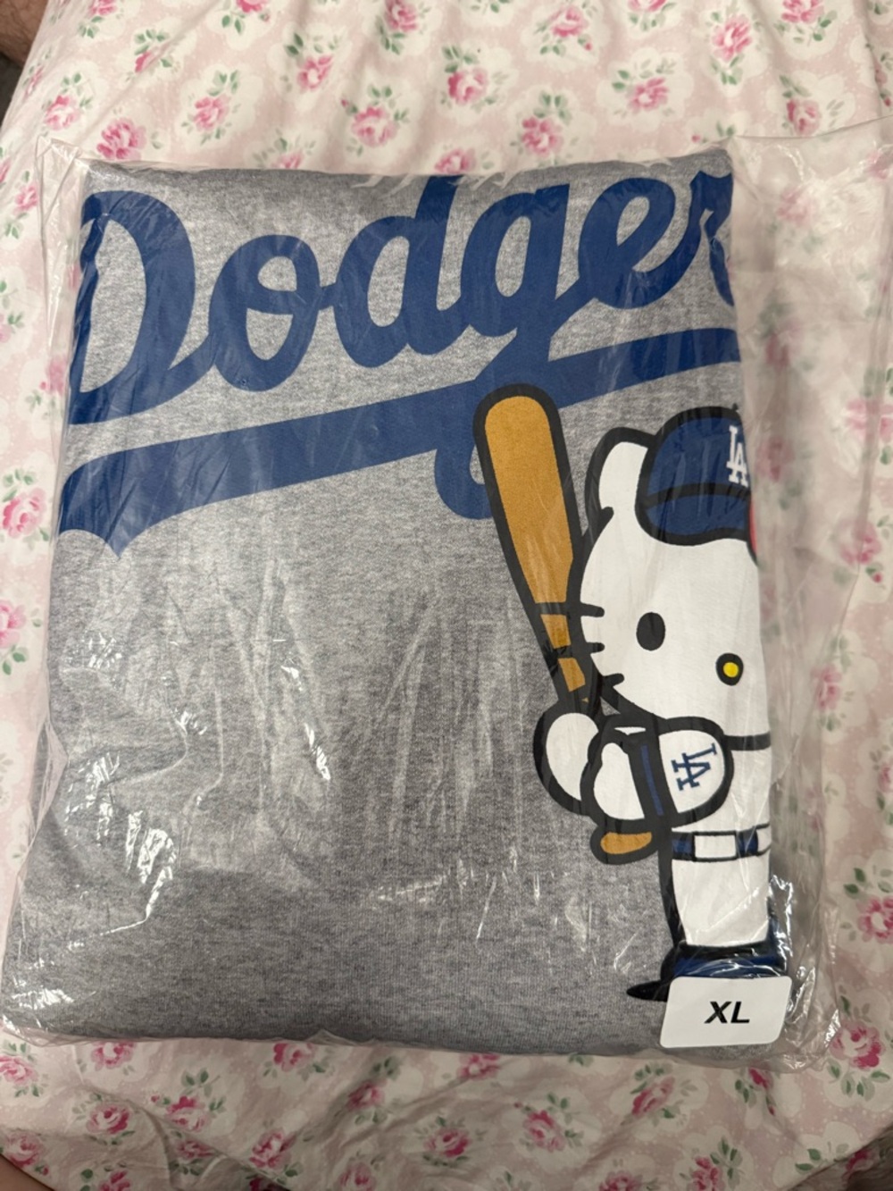 Hello Kitty Dodgers Night Sweatshirt XL 4/13/26 - Picture 4 of 4